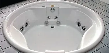 Banh. Paola G4 marca Jacuzzi.