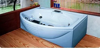 Banh. Ciprea marca Jacuzzi.